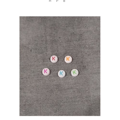 Lot de 5 perles alphabet "k"