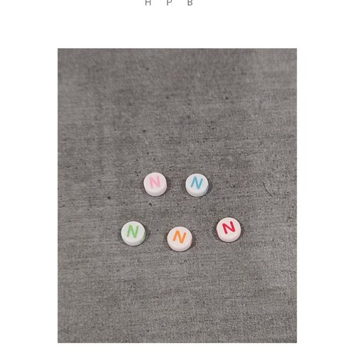 Lot de 5 perles alphabet "n"
