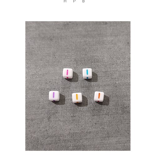 Lot de 5 perles alphabet cubes "i"