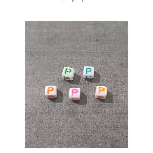 Lot de 5 perles alphabet cubes "p"