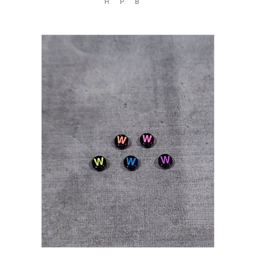 Lot de 5 perles alphabet "w"