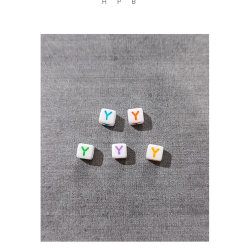 Lot de 5 perles alphabet cubes "y"