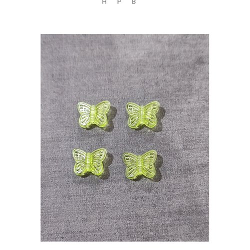 Lot de 4 perles acryliques en forme de papillon