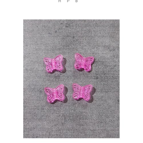 Lot de 4 perles acryliques en forme de papillon