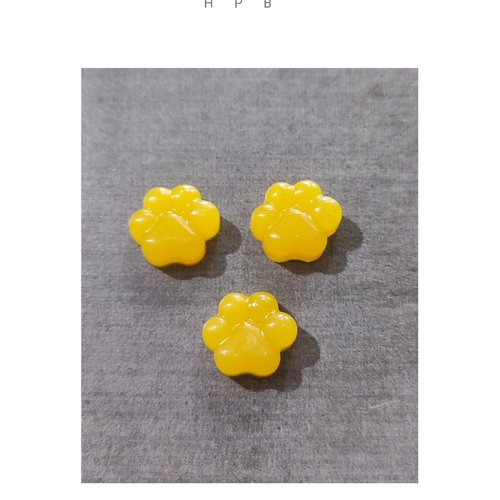 Lot de 3 cabochons patte en résine époxy