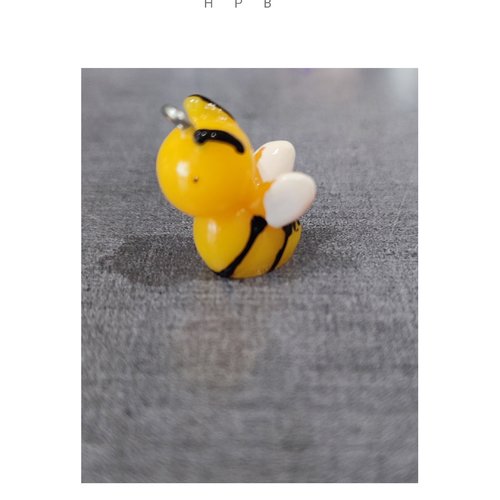 Grande breloque en résine en forme d'abeille