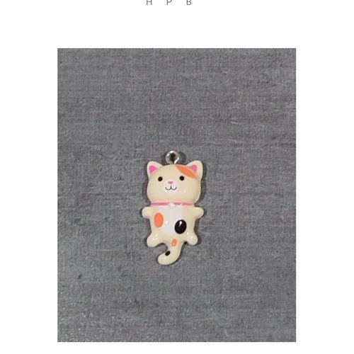 Breloque en résine en forme de chat