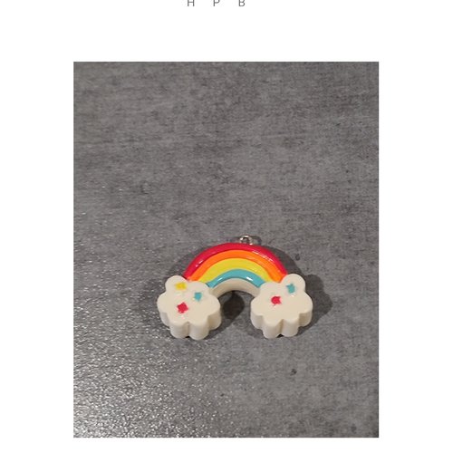 Grande breloque en résine en forme d'arc en ciel