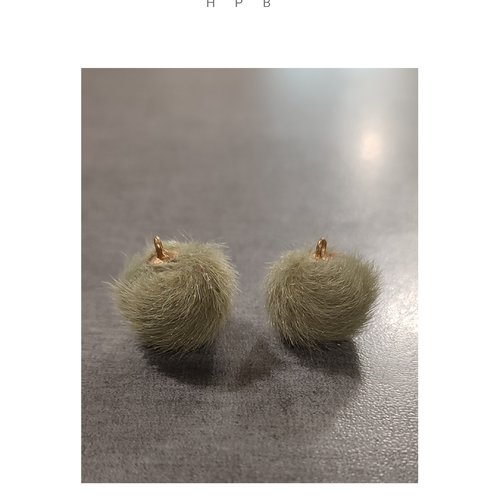 Lot de 2 breloques boules en fausse fourrure