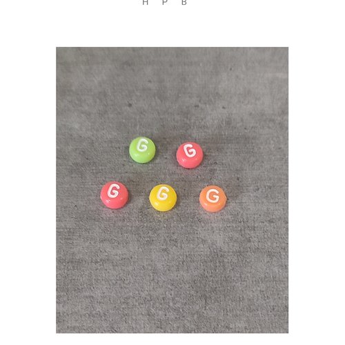 Lot de 5 perles alphabet  "g"