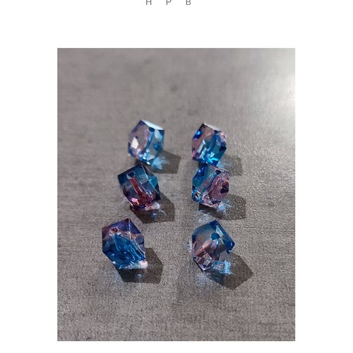 Lot de 6 perles cubes acryliques