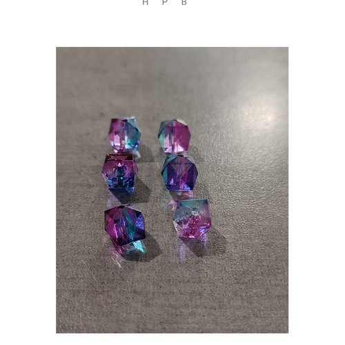 Lot de 6 perles cubes acryliques