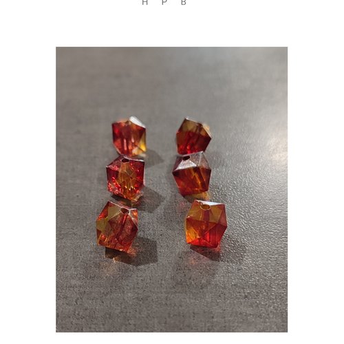 Lot de 6 perles cubes acryliques