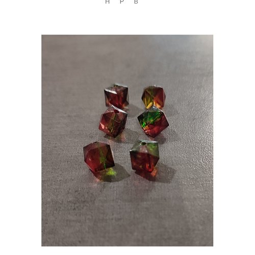 Lot de 6 perles cubes acryliques