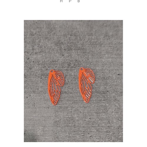 Lot de 2 petites estampes en laiton en forme d'aile de papillon