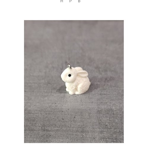 Grande breloque en résine en forme de lapin