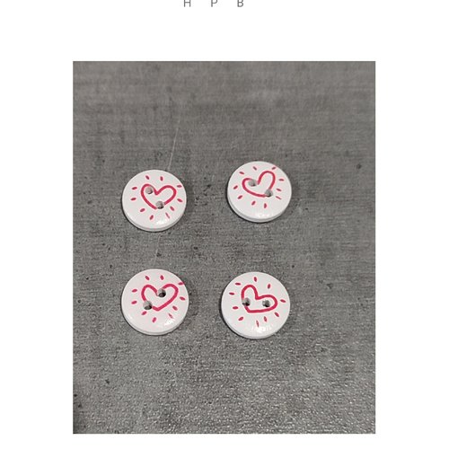 Lot de 4 boutons en bois motif coeurs