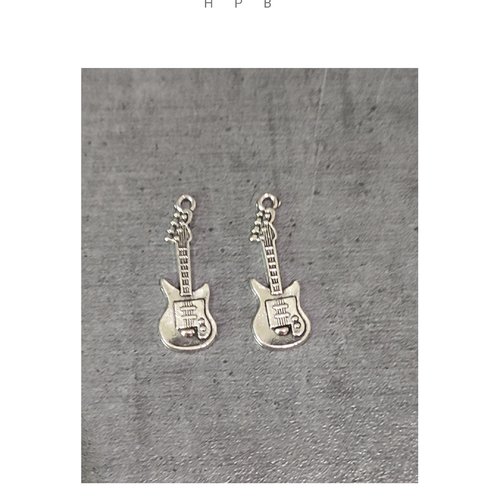 Lot de 2 breloques guitare en métal argenté