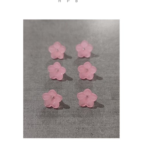 Lot de 6 perles acryliques fleurs