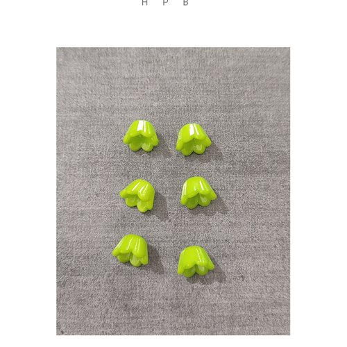 Lot de 6 perles acryliques fleurs muguet