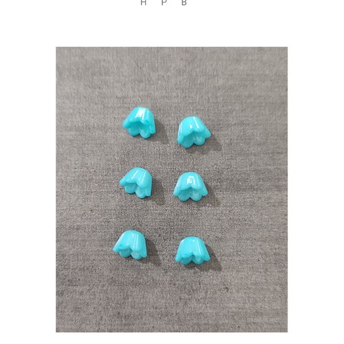 Lot de 6 perles acryliques fleurs muguet