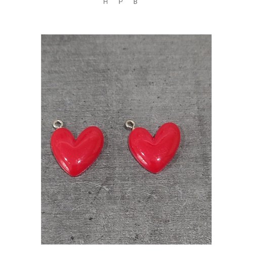 Lot de 2  breloques en résine en forme de coeur