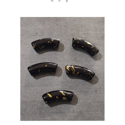 Lot de 5 perles acryliques tubes courbés