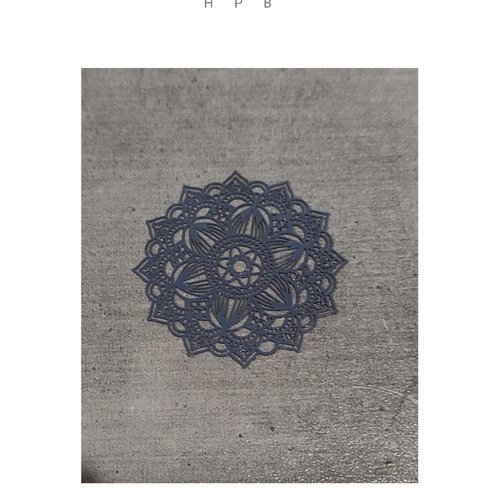 Estampe mandala en laiton