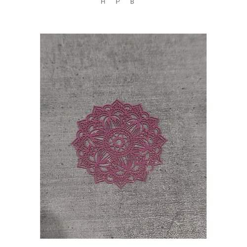 Estampe mandala en laiton