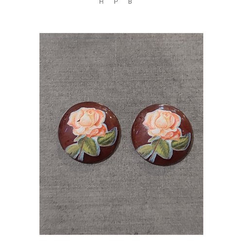 Lot de deux cabochons fleurs en résine