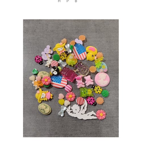 Assortiment de 50 cabochons