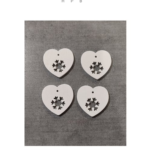 Lot de 4 breloques coeurs en bois