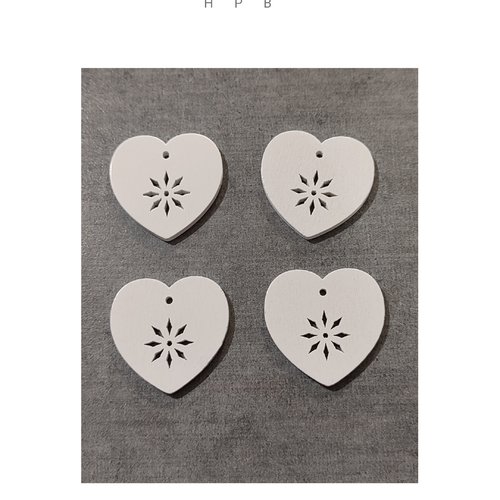 Lot de 4 breloques coeurs en bois