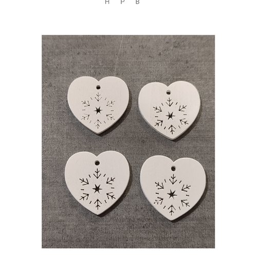 Lot de 4 breloques coeurs en bois