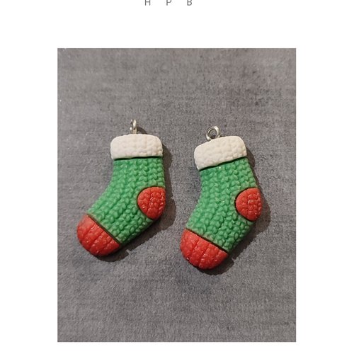 Lot de 2 breloques résine chaussettes de noël