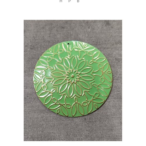 Pendentif rond en laiton