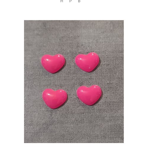 Lot de 4 cabochons coeurs acryliques