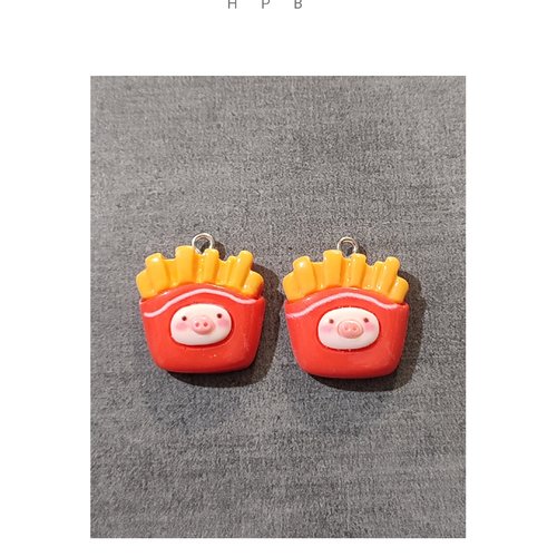 Lot de 2 breloques résine frites