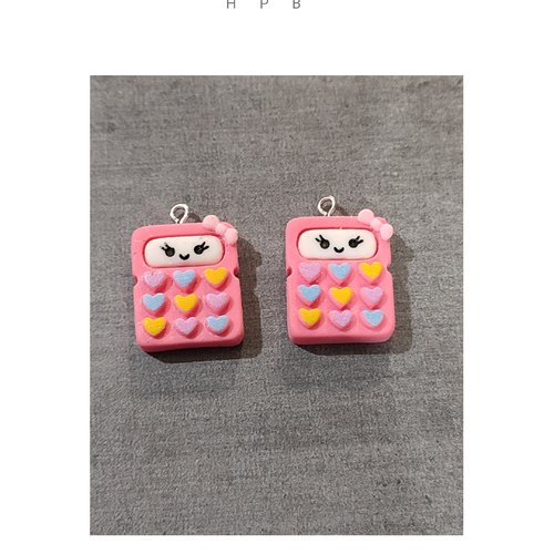 Lot de 2 breloques résine calculatrice kawaii