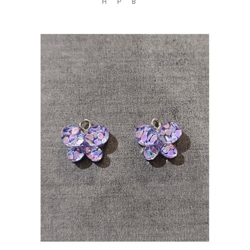 Lot de 2  breloques en résine en forme de papillon