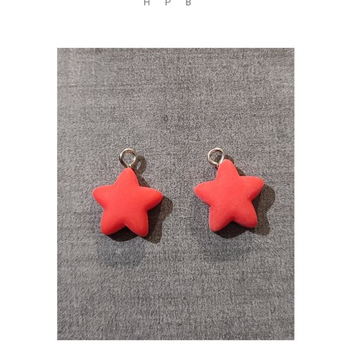 Lot de 2  breloques en résine en forme d'étoile