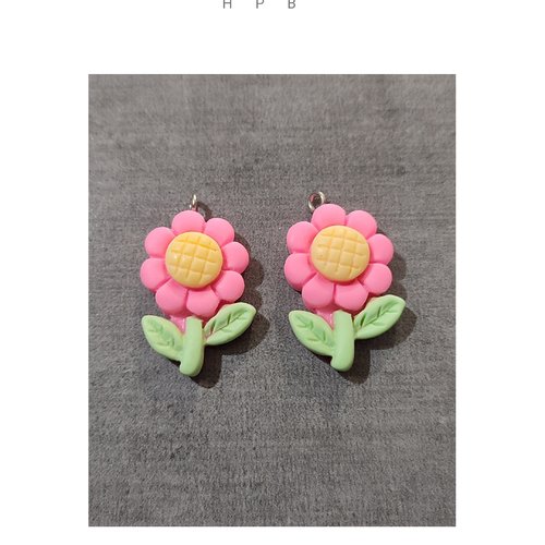 Lot de 2 breloques résine fleur