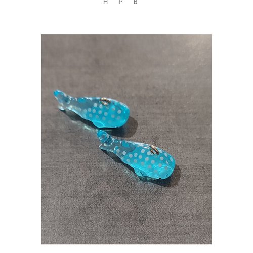 Lot de 2 breloques résine baleine