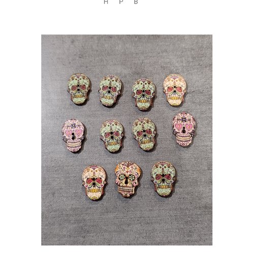 Lot de 11 boutons en bois en forme de crâne