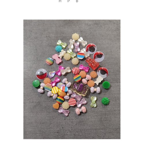 Assortiment de 50 cabochons