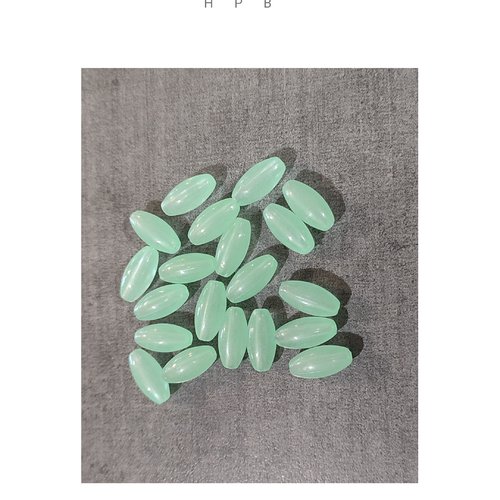 Lot de 20 perles acryliques grain de riz