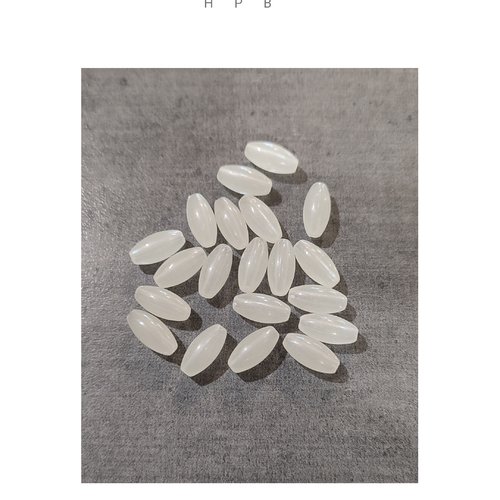 Lot de 20 perles acryliques grain de riz