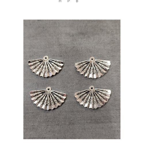 Lot de 4 breloques éventail en métal argenté