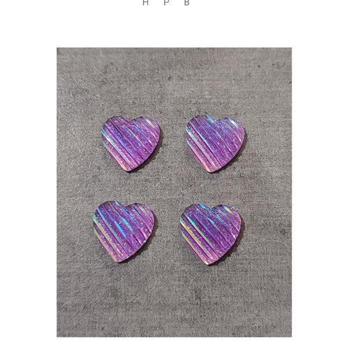 Lot de 4 cabochons coeurs en résine