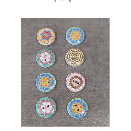 Assortiment de boutons en bois mandalas